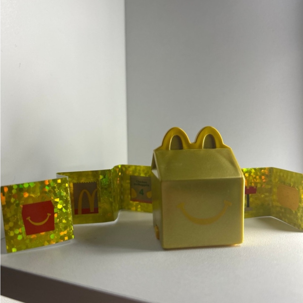 Mcdonald’s lil mcdonald’s golden RARE happy meal toy